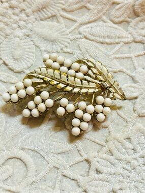 Coro White Bead and Gold Leaf Vintage Brooch